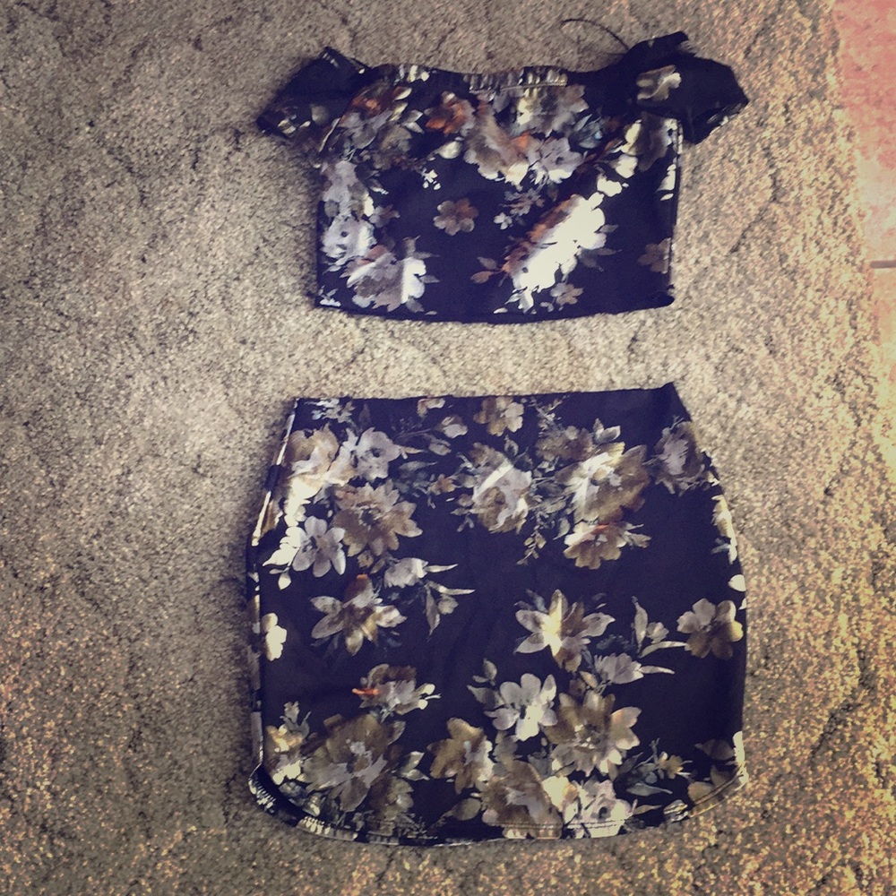 2-part shirt/skirt